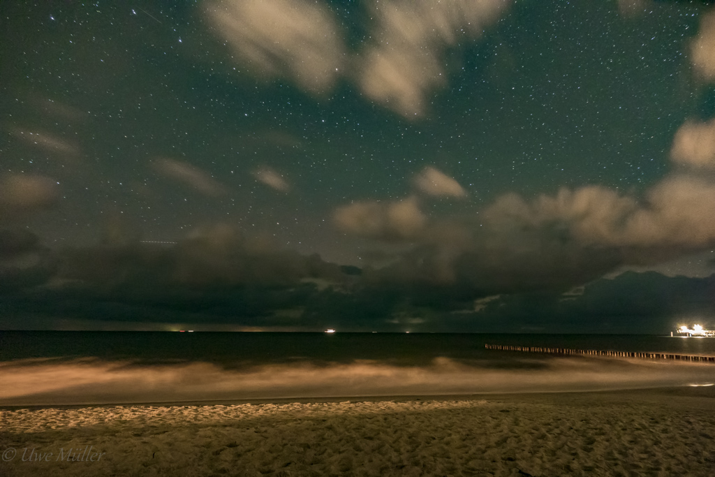 251016h.jpg - Polarlicht an der Ostsee, in Graal Mueritz